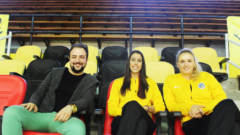 Voleybolcularımız Tülay ve İrem Alaşehir TV'de Volkan Erel'in konuğu